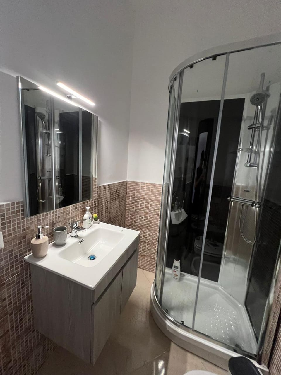 Shower, Bathroom