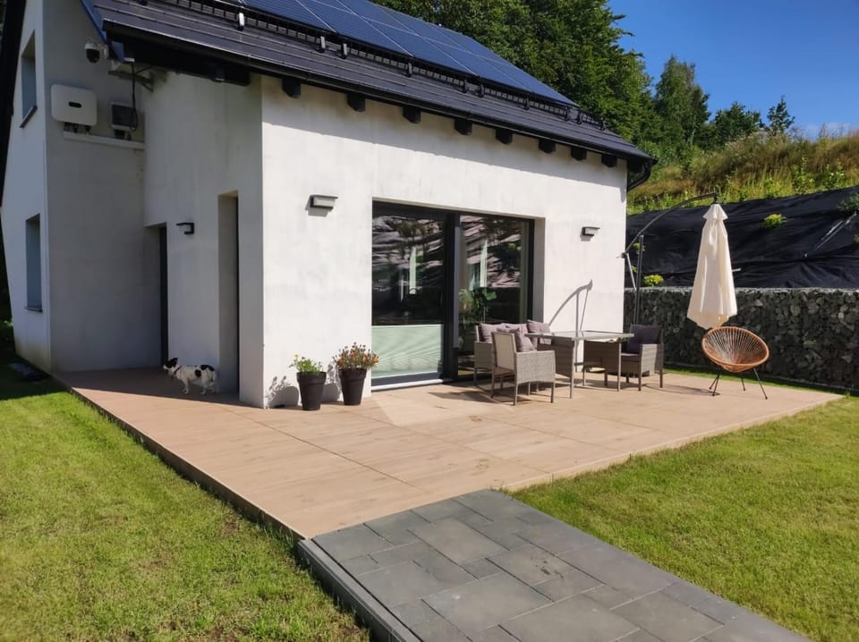 Property building, Seating area