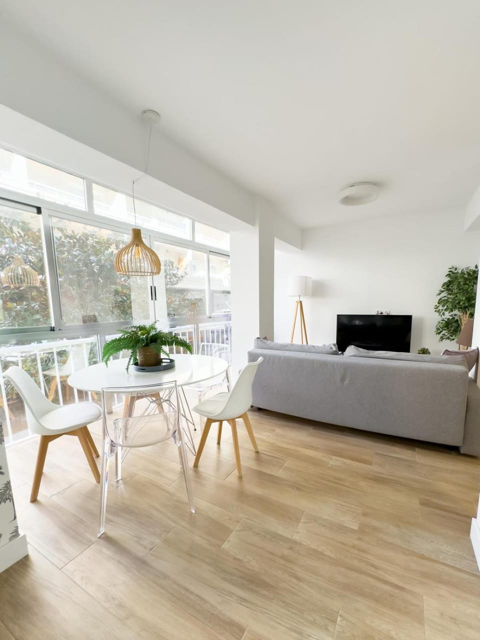 Communal lounge/ TV room