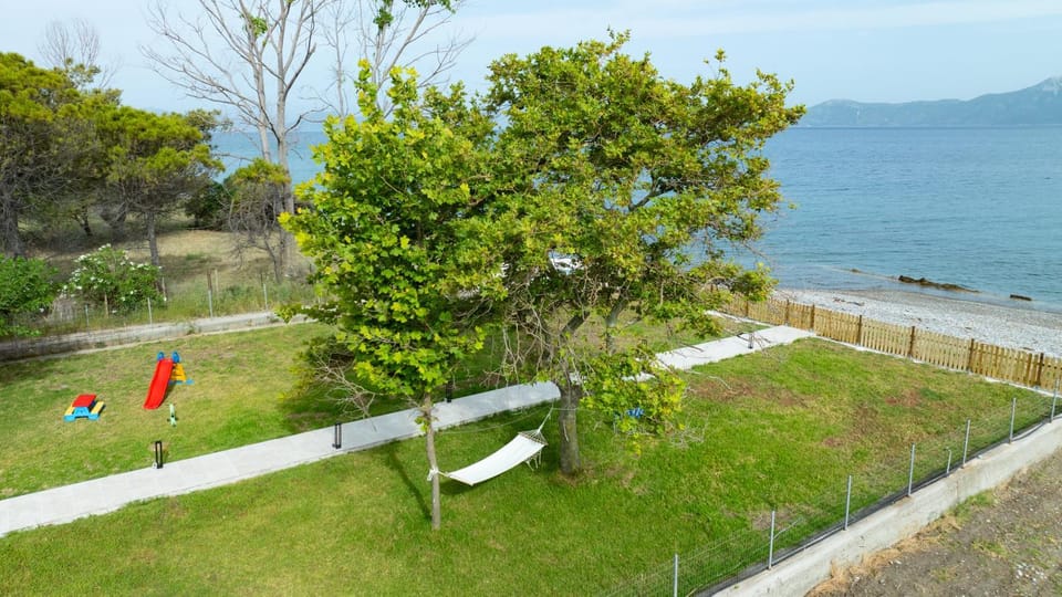 Garden view, Sea view