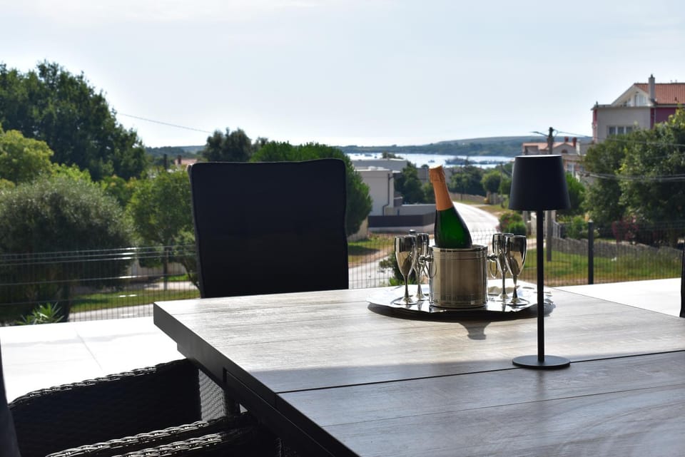 Day, Natural landscape, View (from property/room), Balcony/Terrace