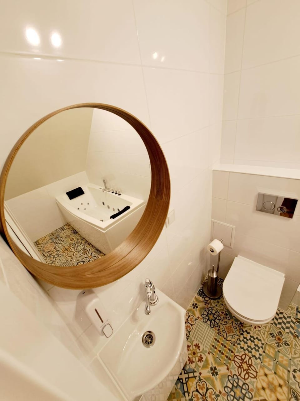 Garden House Jacuzzi Apartment in Czechia
