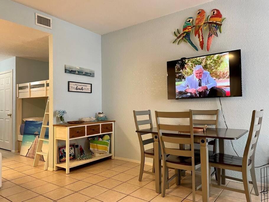 Morningside #201 Lovely condo close to beach access Apartment in South Padre Island