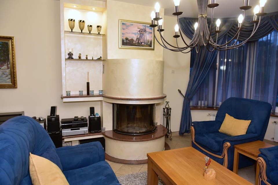 Royal Blue Rose Apartment in Serbia