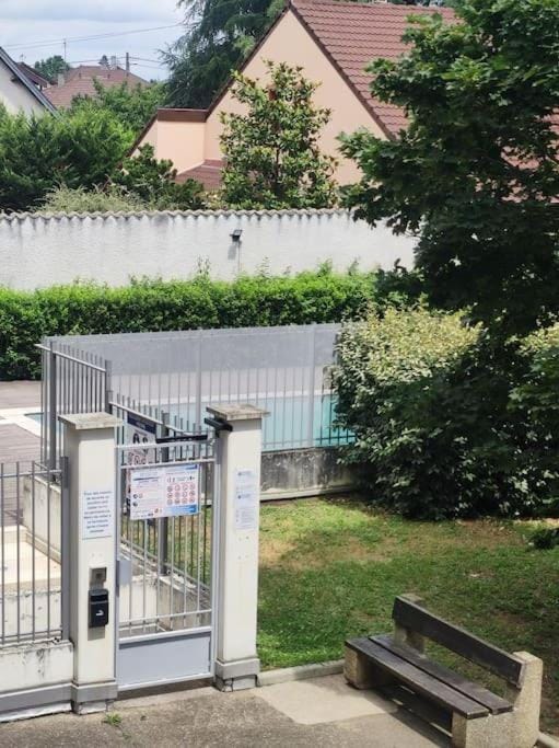 T1 meuble avec piscine commune Apartment in Auvergne-Rhône-Alpes