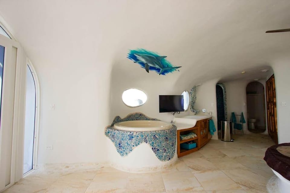 Shark Studio Retreat at Swan Villas - Gold Standard Certified Apartment in Stann Creek District
