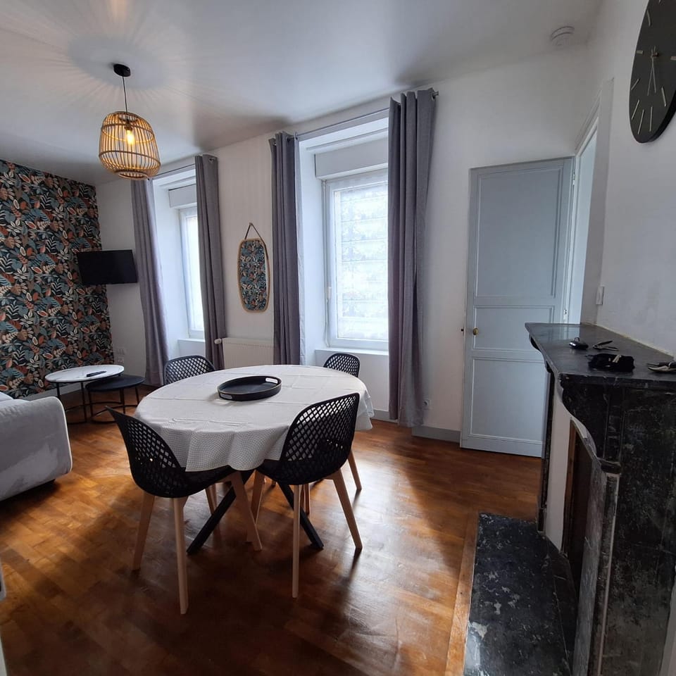 TV and multimedia, Living room, Dining area