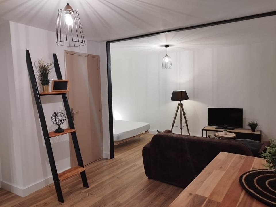 Cosy studio rénové style industriel Apartment in La Seyne-sur-Mer