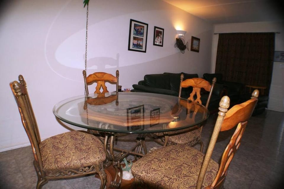 Parklane #105 2-3 minute walk to beach access Apartment in South Padre Island