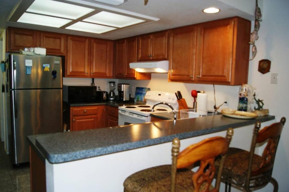 Parklane #105 2-3 minute walk to beach access Apartment in South Padre Island