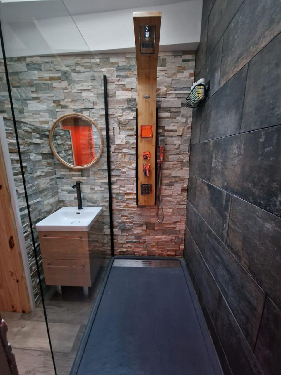 Ô Bonsaï Spa House in Calais