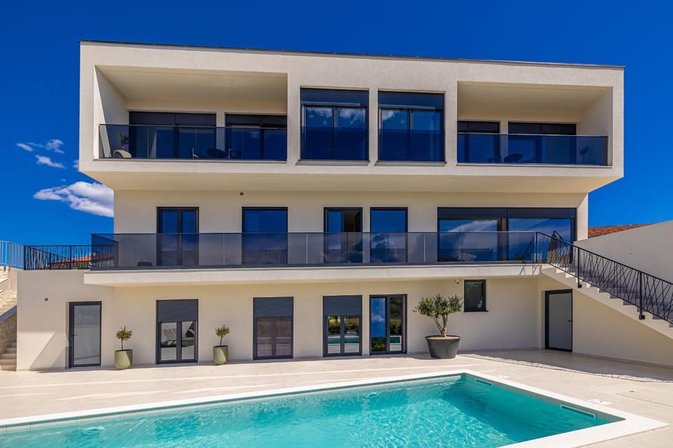 Luxury apartment LaRiv I with pool Apartment in Krk