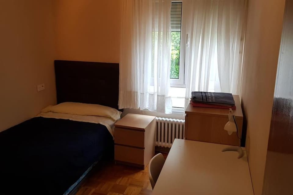 Piso completo 3 habitaciones y 2 baños palacio congresos Apartment in Oviedo