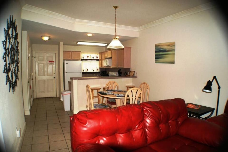 Sun Dancer #3 Mid Island 2 minute walk beach access Apartment in South Padre Island