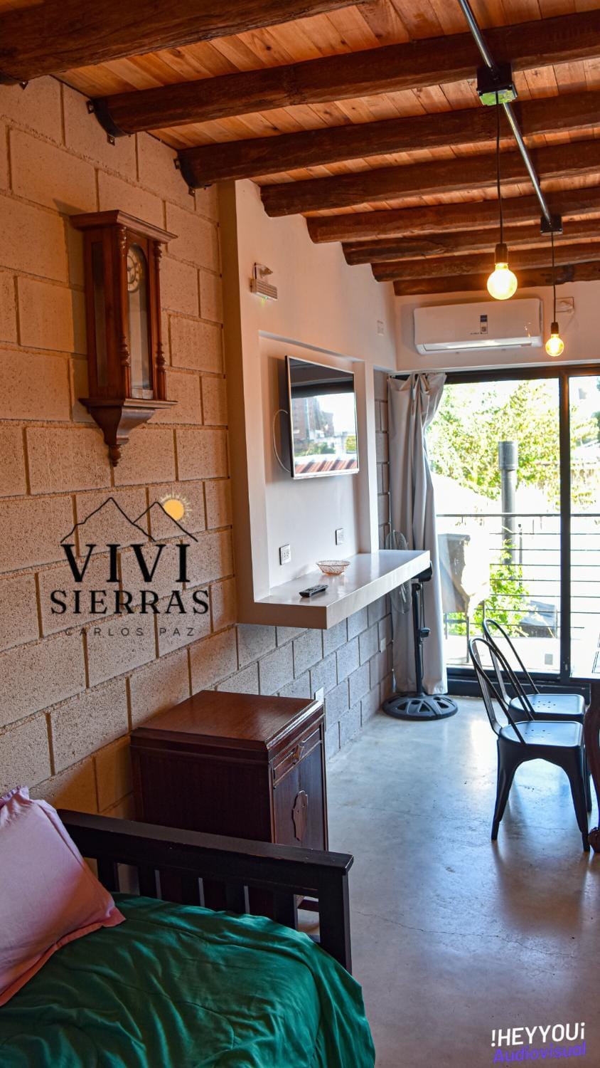 Vivisierras, Duplex de categoría centro Carlos Paz vista frente al lago, 3 dormitorios, 2 baños, acceso inteligente Apartment in Villa Carlos Paz