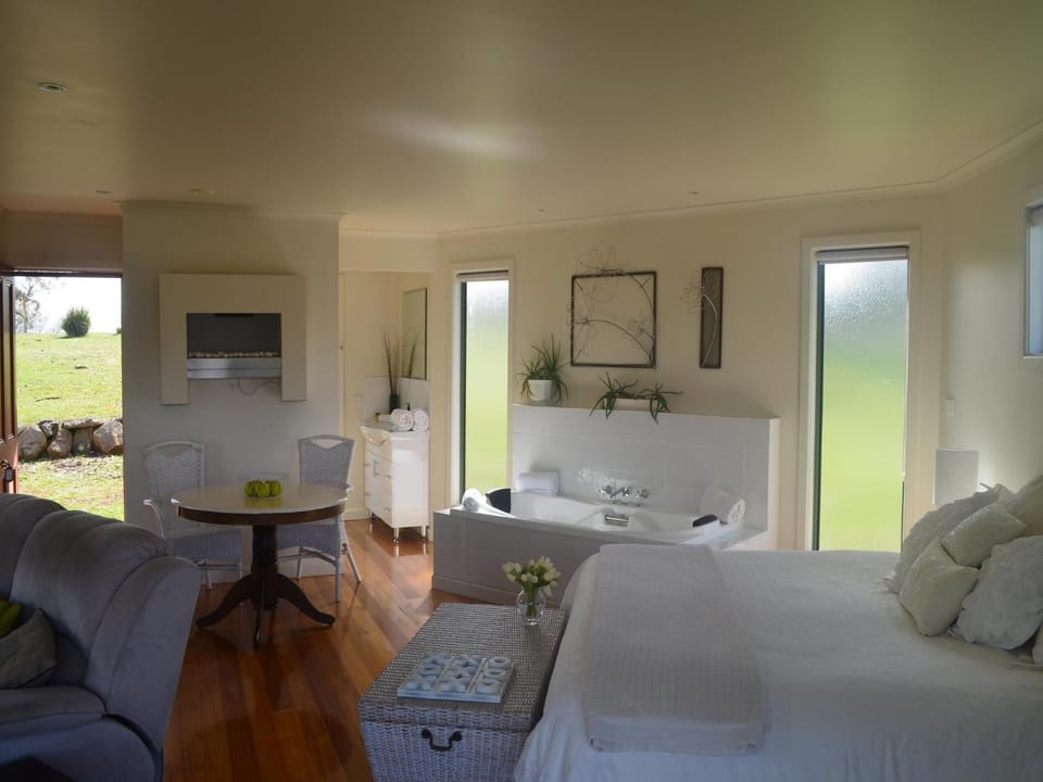 Bed, Living room