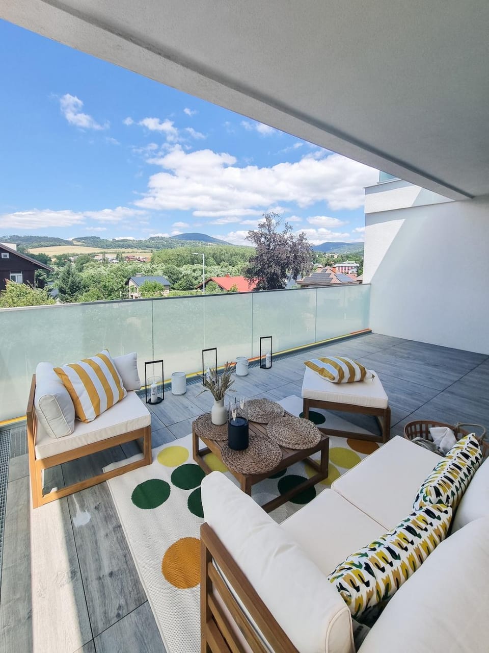 Day, Natural landscape, Balcony/Terrace, Seating area
