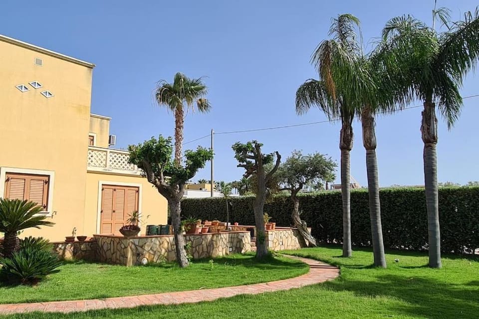 Property building, Garden, Garden view