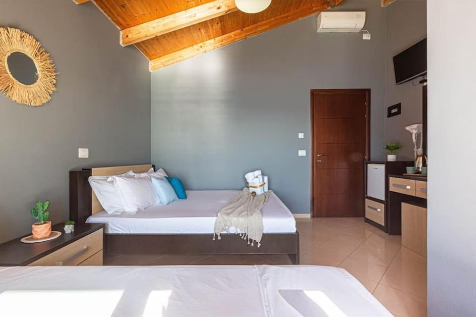 Potam'Sea Bliss 32 - Beach Front, Sun Beds & Parking Apartment in Vlorë County, Albania