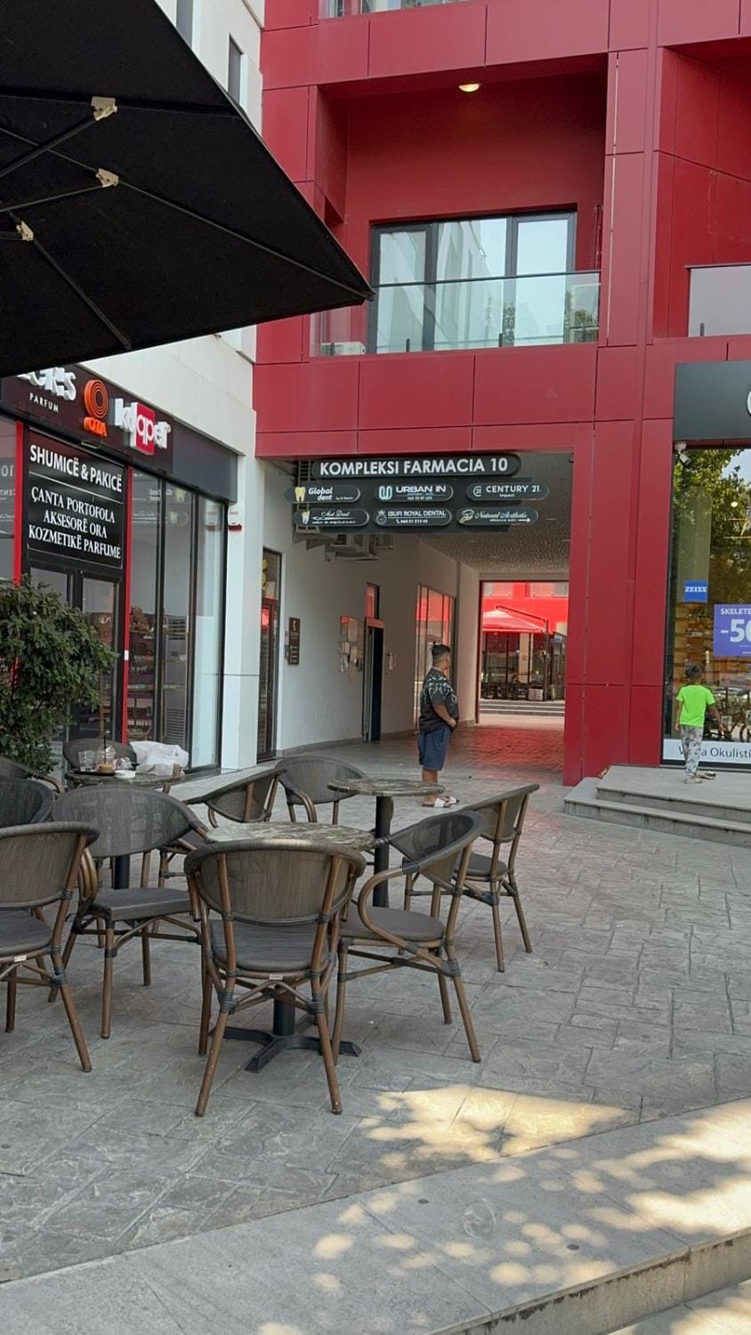 Property building, Restaurant/places to eat, Location