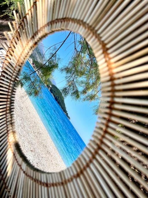 Potam'Sea Bliss 33- Beach Front, Sun Beds & Parking Apartment in Vlorë County, Albania