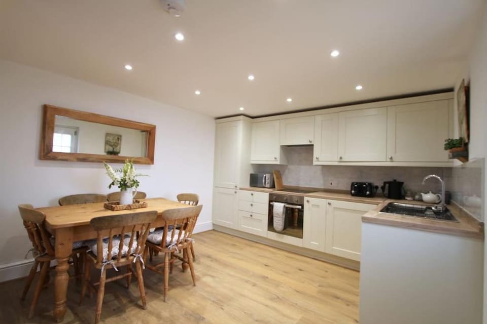 Peaceful Cotswolds Cottage - Stow-on-the-Wold, Owl Cottage House in West Oxfordshire District