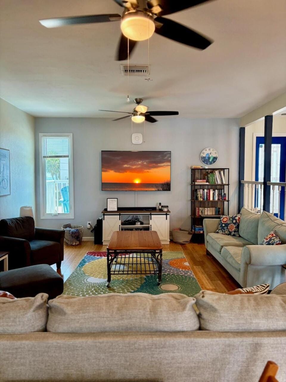 Communal lounge/ TV room, TV and multimedia, Living room, Seating area, Evening entertainment