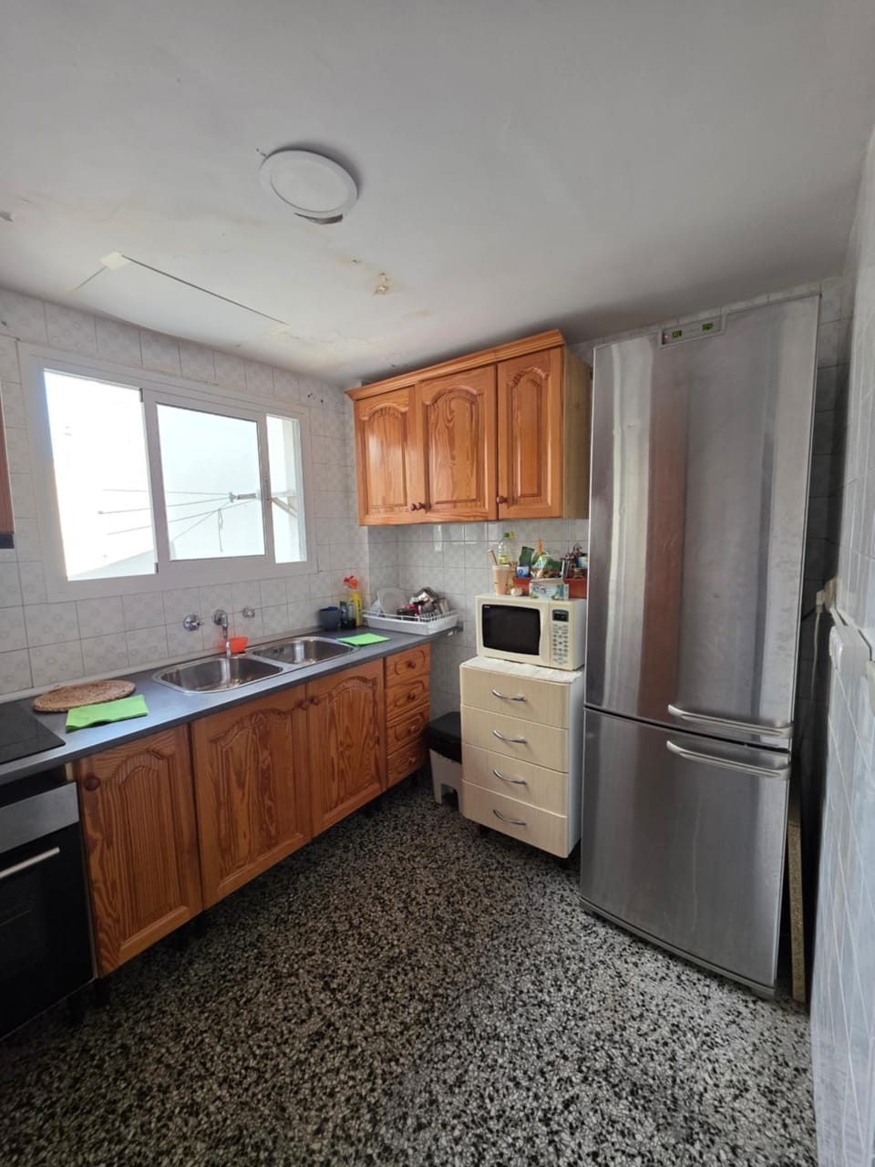 habitación privada preciosa centro malaga enfrente de la estación de tren María zambrano y dos centros comerciales y también cerca a la playa Wi-Fi la mejor zona de Málaga Vacation rental in Malaga