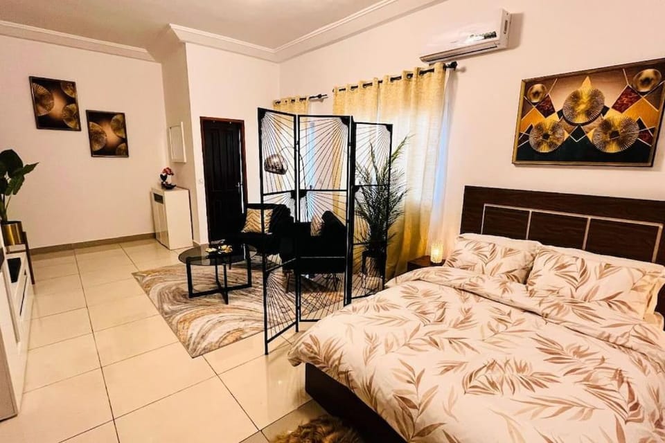 Bed, TV and multimedia, Living room, Dining area, Bedroom, air conditioner