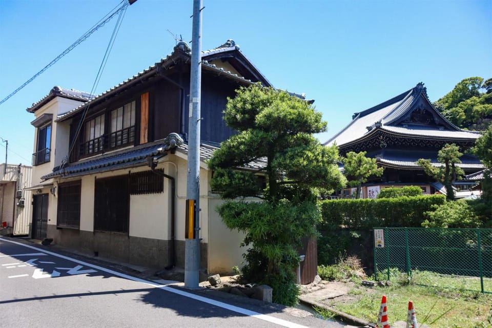 Property building, Day