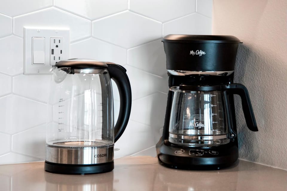 Coffee/tea facilities, Kitchen or kitchenette