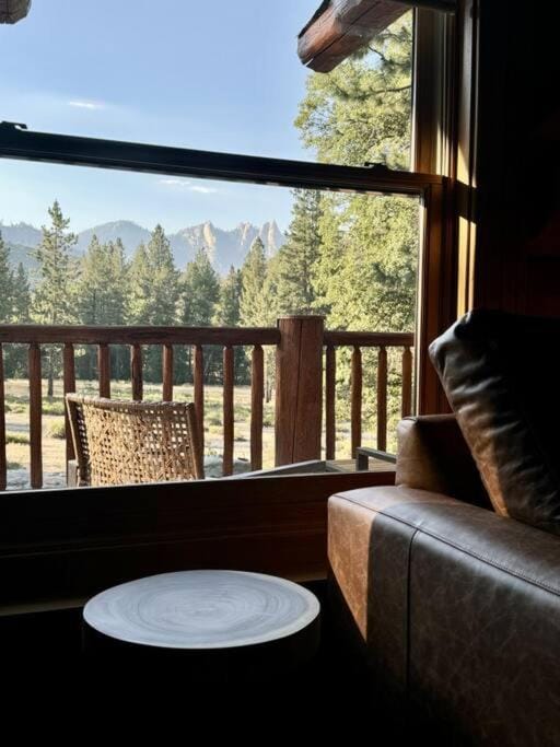 Sugar Pine Lodge House in Sierra Nevada