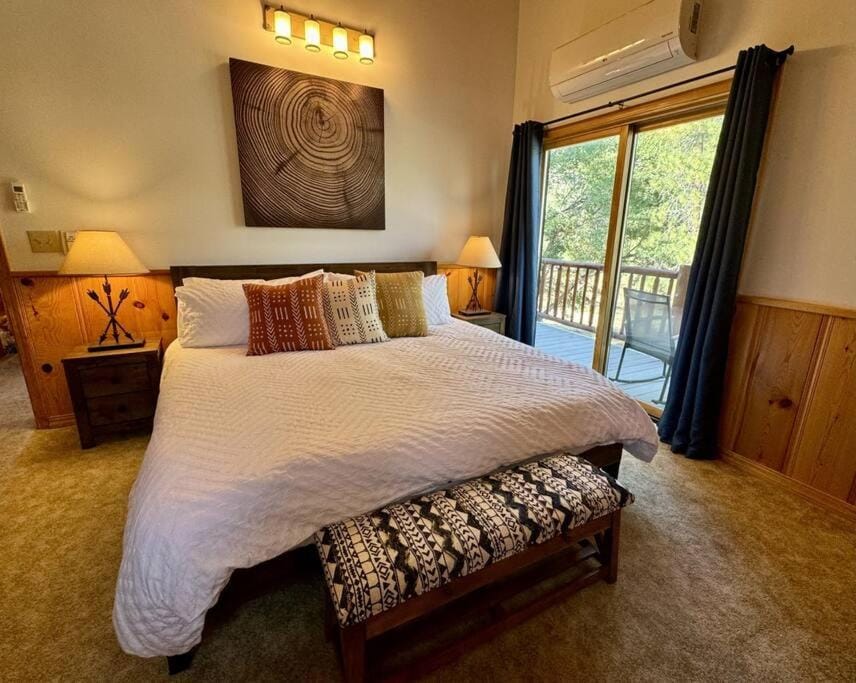 Sugar Pine Lodge House in Sierra Nevada