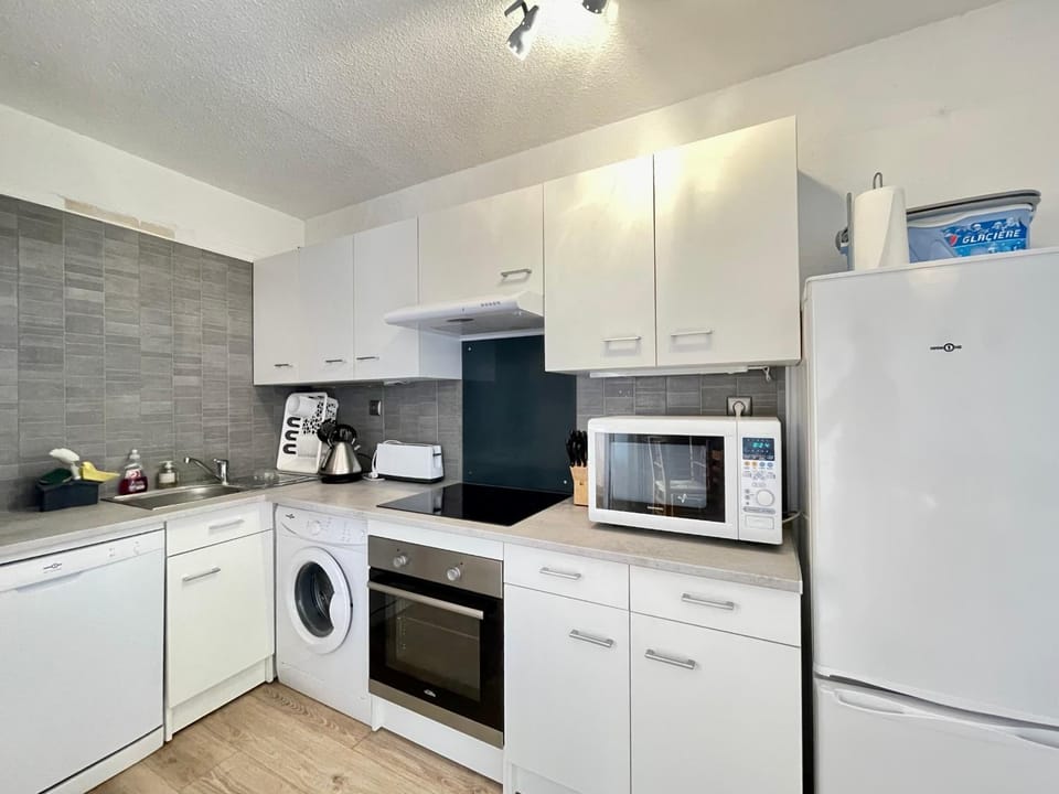 Appartement T3 face à la mer avec terrasse et parking privé à Sète - FR-1-338-587 Apartment in Occitanie