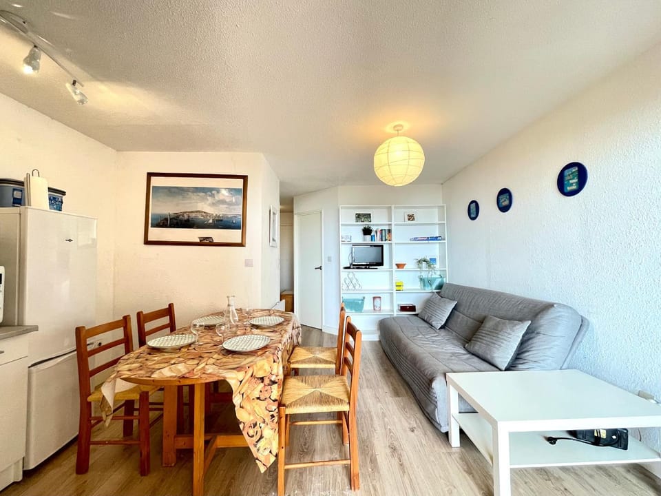 Appartement T3 face à la mer avec terrasse et parking privé à Sète - FR-1-338-587 Apartment in Occitanie