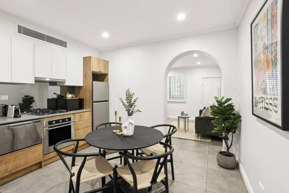 Kitchen or kitchenette, Dining area, dishwasher, oven, stove, toaster