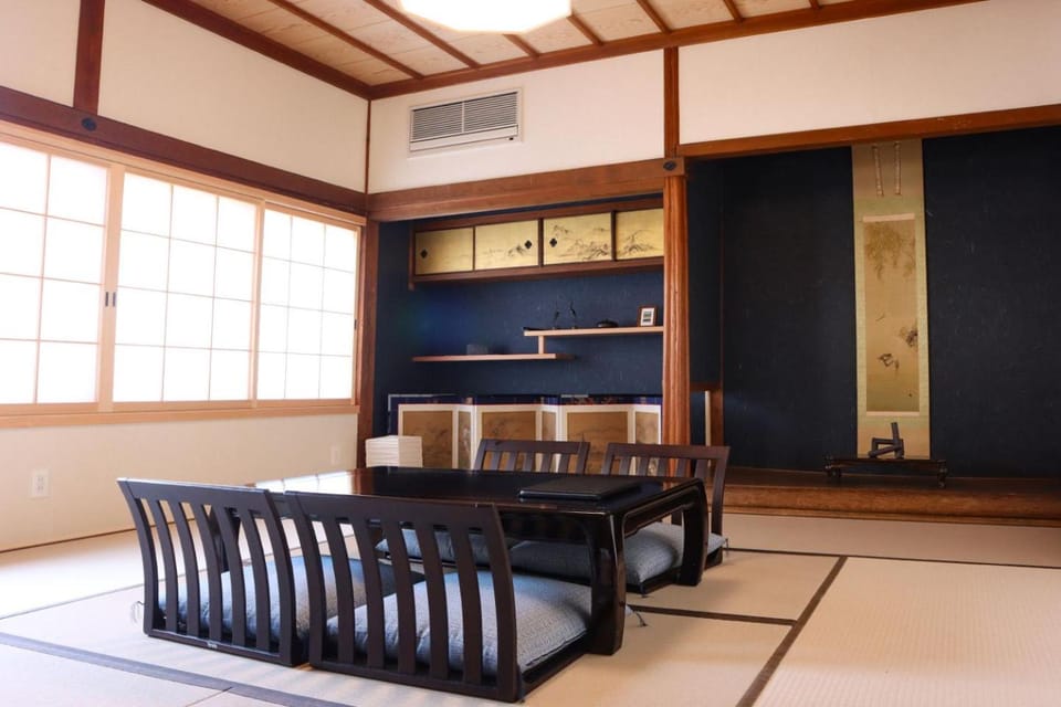 Living room, Seating area, air conditioner