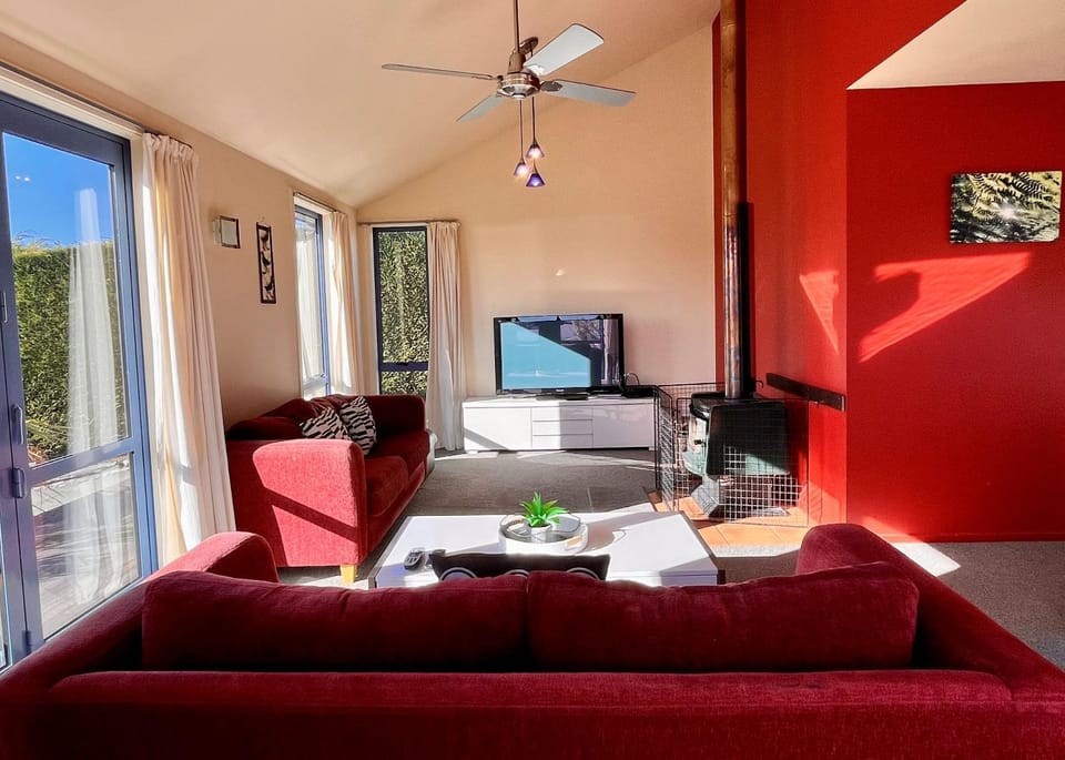 TV and multimedia, Living room, fireplace
