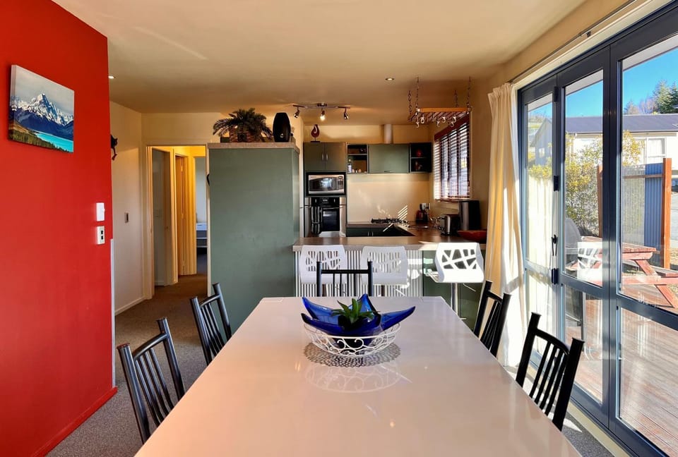 Patio, Dining area