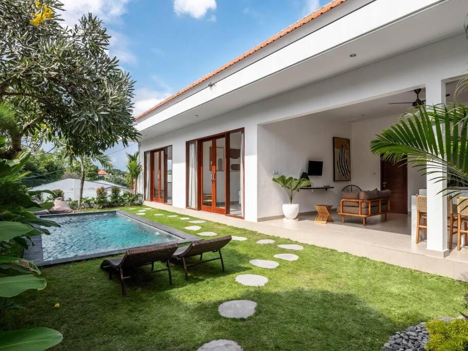 Brand new designer Canggu Villa Villa in North Kuta