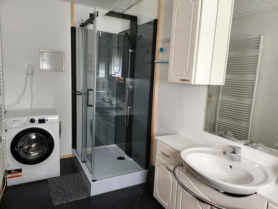 Shower, Bathroom, washing machine