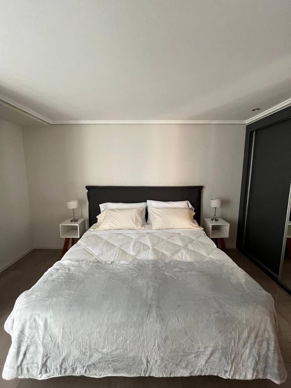 Bed, Photo of the whole room, Bedroom, heating, heating, air conditioner, air conditioner