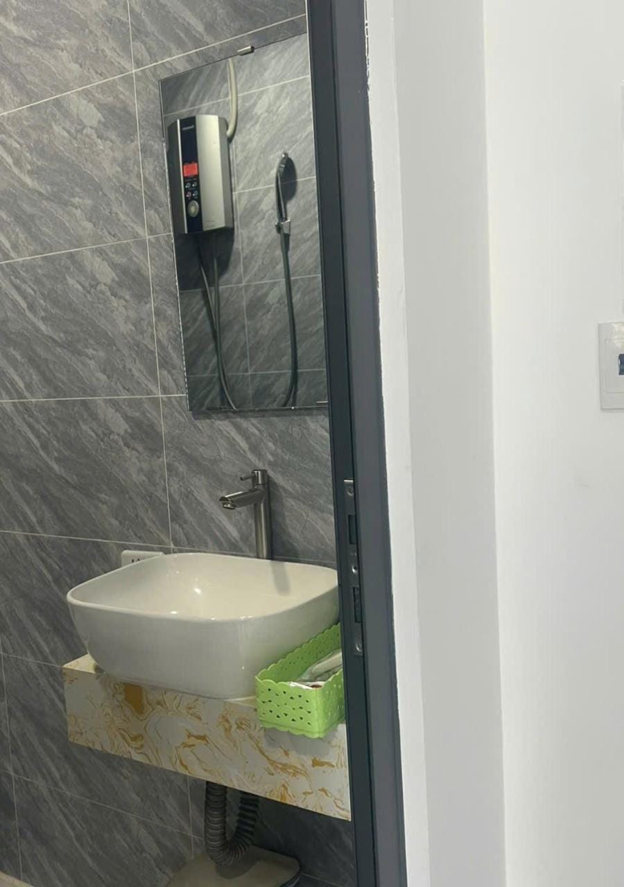 Toilet, bidet