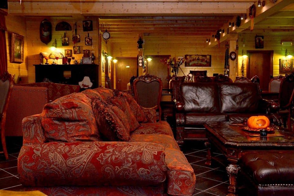 Communal lounge/ TV room, Night, Lobby or reception, Lounge or bar, Banquet/Function facilities