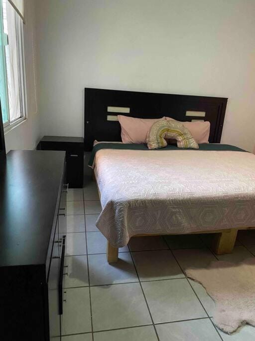 Casa completa recién renovada Con AA Apartment in Villa de Álvarez