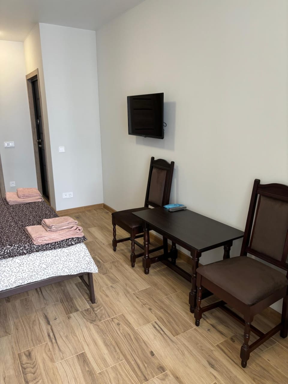 Bed, TV and multimedia, Photo of the whole room, Seating area
