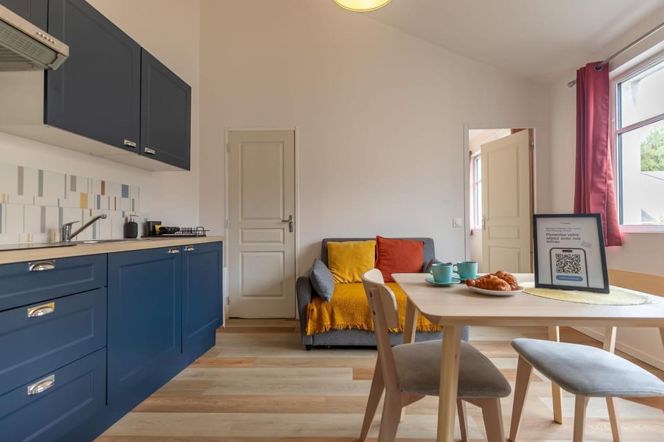 Living room, kitchen