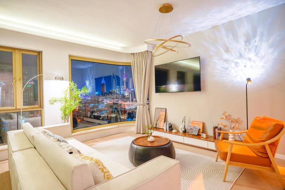 Communal lounge/ TV room, TV and multimedia, Living room, Seating area, Evening entertainment