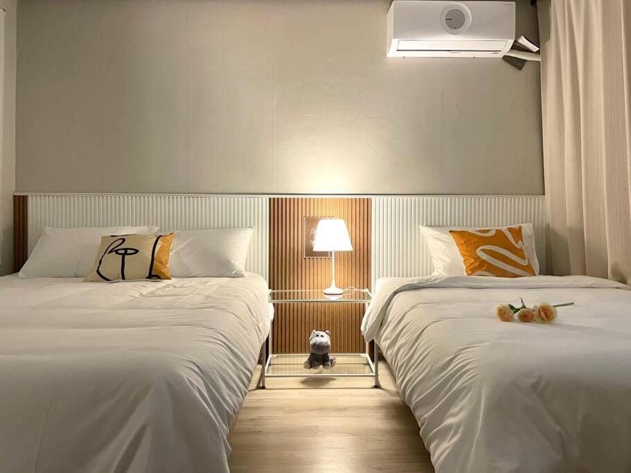 Bed, Bedroom, air conditioner