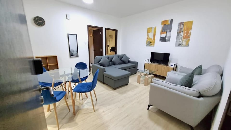 Communal lounge/ TV room, TV and multimedia, Living room, Seating area